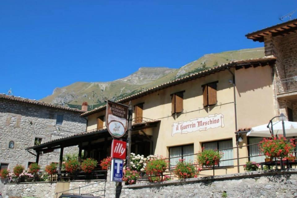 Guerrin Meschino Hotell Montemonaco Exteriör bild