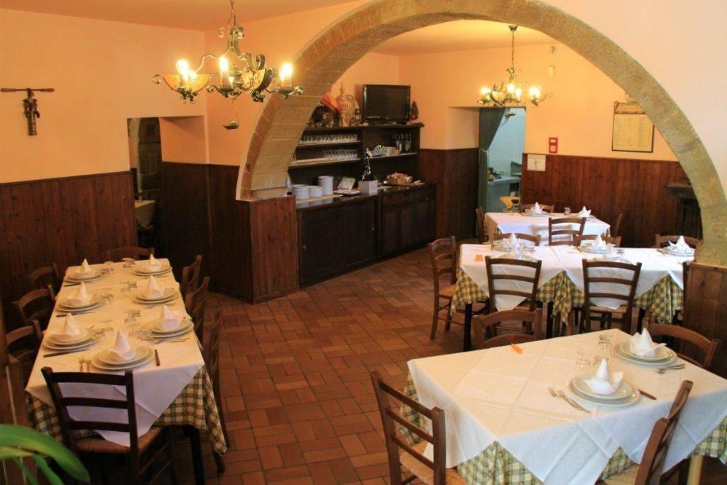 Guerrin Meschino Hotell Montemonaco Exteriör bild