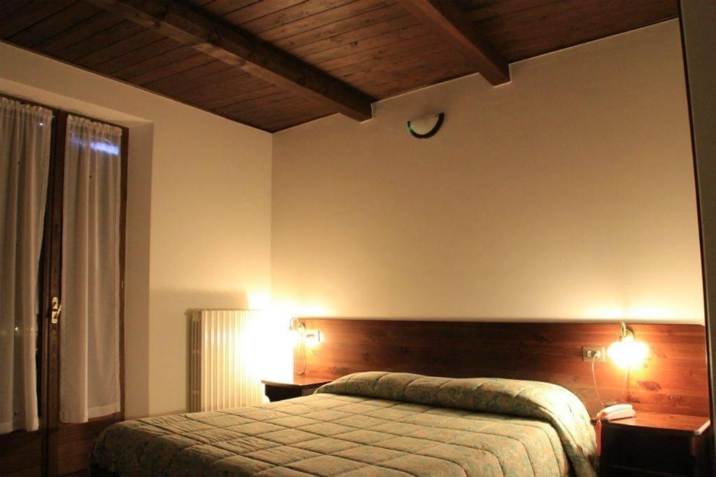 Guerrin Meschino Hotell Montemonaco Exteriör bild