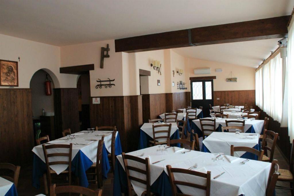 Guerrin Meschino Hotell Montemonaco Exteriör bild
