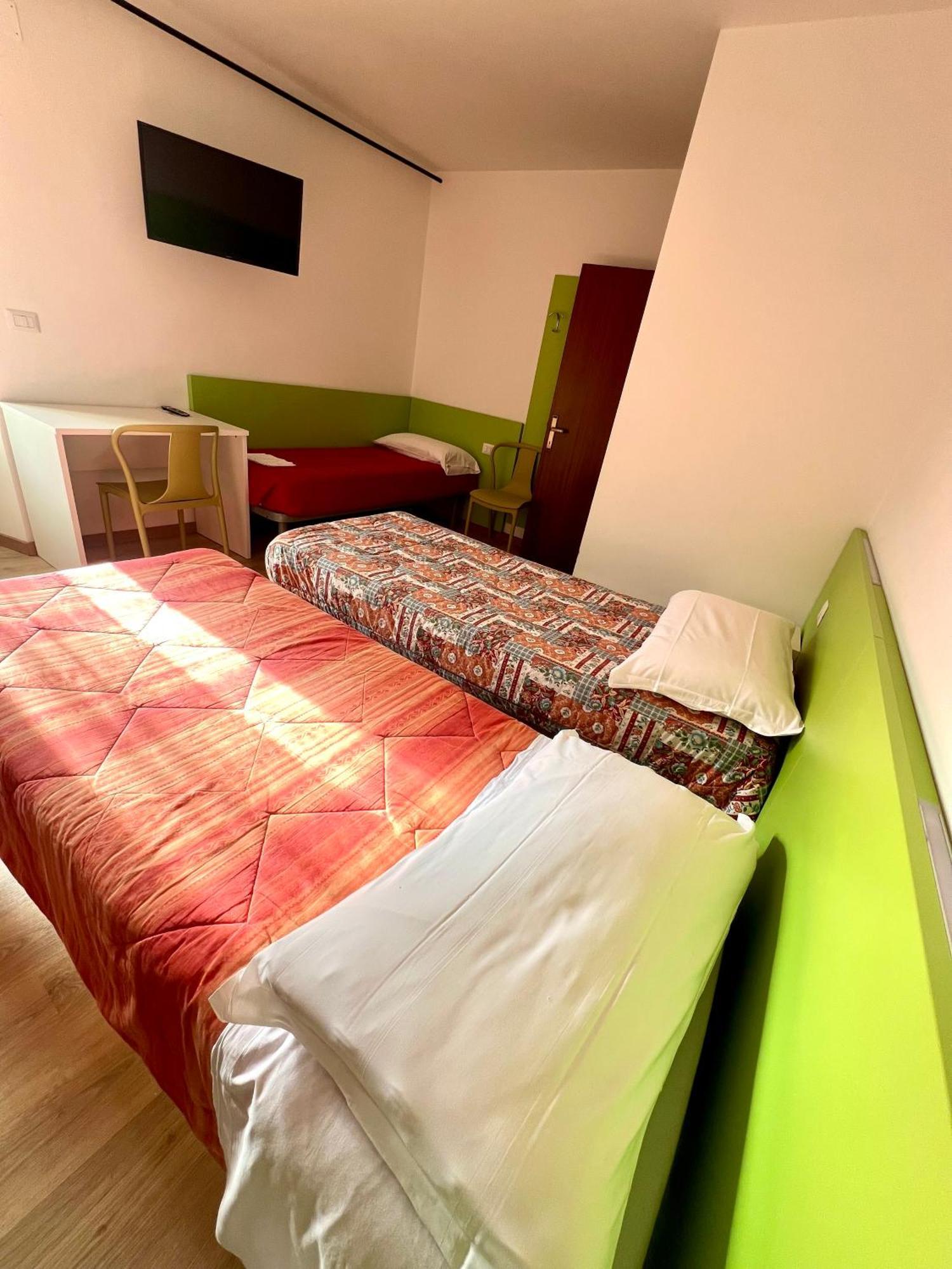Guerrin Meschino Hotell Montemonaco Exteriör bild